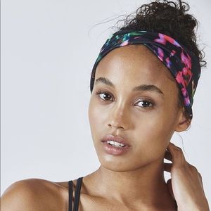 Fabletics Twist Headband
